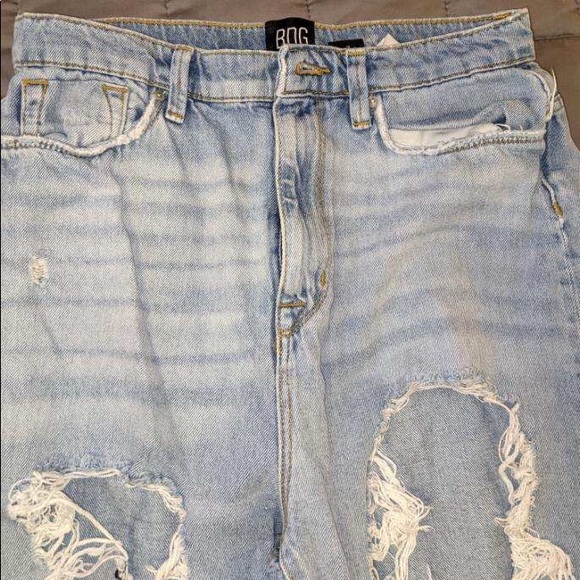 Urban Outfitters BDG Mom High Rise Light Wash Destroyed Denim Jeans - Picture 5 of 6